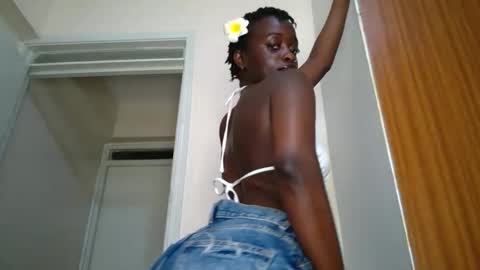 SensuElle  WHAT I DONT SHOW HERE... YOULL ONLY SEE IN PRIVATE  online show from November 5, 2025, 7:08 am