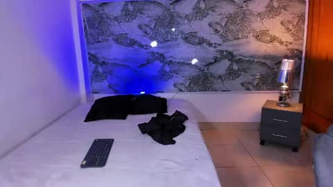 miss_khalifadoll online show from May 7, 2026, 3:12 am
