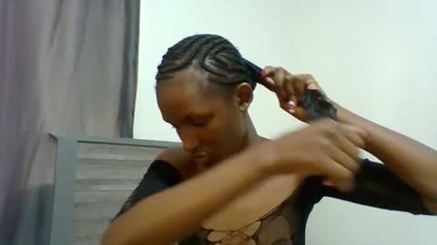 kiki online show from October 22, 2025, 8:25 am