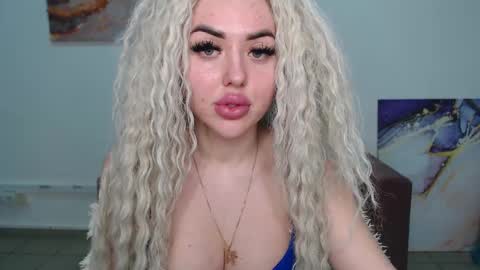 miss_kiten online show from March 5, 2025, 9:59 pm