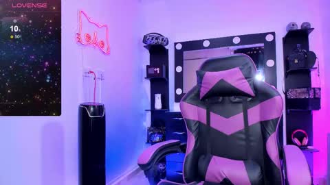 Snapshot of miss_kittyn chatting on November 12, 2025, 1:06 am Miss Kittyn online show from November 12, 2025, 1:06 am