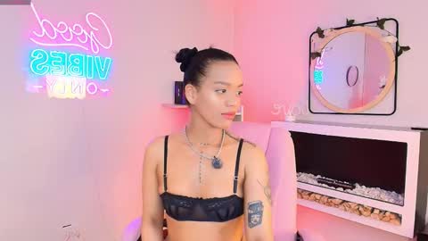 Snapshot of miss_koko_ chatting on November 19, 2025, 8:42 pm Miss koko online show from November 19, 2025, 8:42 pm