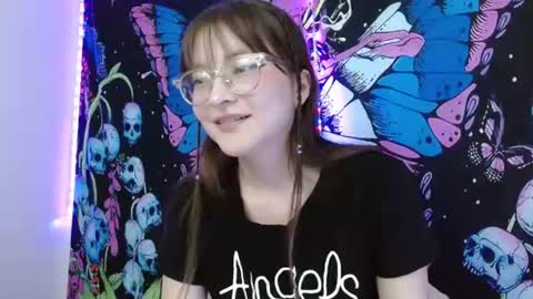 Snapshot of miss_kumikahri chatting on August 4, 2026, 2:15 am Ahri James online show from August 4, 2026, 2:15 am