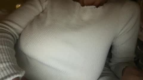 Snapshot of miss_laura11 chatting on November 17, 2025, 11:10 pm miss Laura online show from November 17, 2025, 11:10 pm