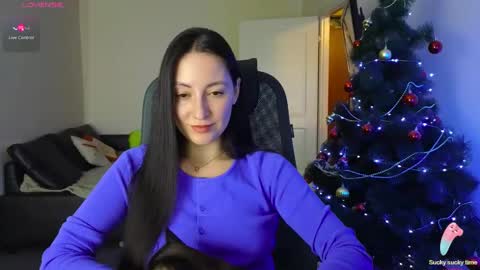 Laura online show from December 11, 2024, 2:44 pm