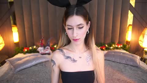   online show from December 30, 2024, 7:15 am