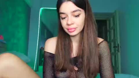 miss_medyson online show from October 3, 2025, 11:51 am