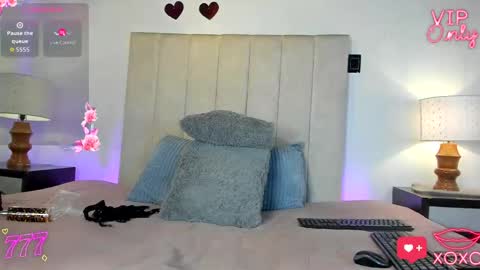 miss_milf_ online show from April 4, 2026, 7:33 pm