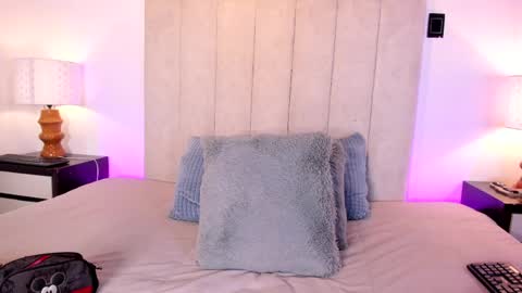 miss_milf_ online show from April 14, 2026, 7:53 pm