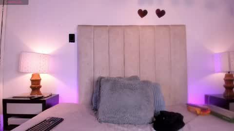 Snapshot of miss_milf_ chatting on April 28, 2026, 2:27 am miss_milf_ online show from April 28, 2026, 2:27 am