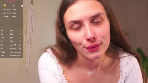 Leonor online show from November 28, 2025, 6:05 am