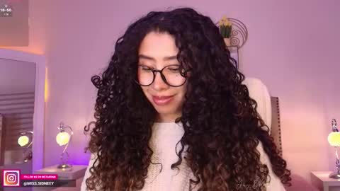 Amy Olivera online show from November 28, 2025, 12:52 pm