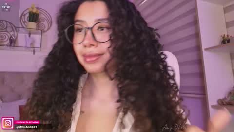 Amy Olivera online show from December 1, 2025, 12:54 pm