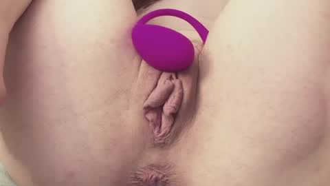 Vikki online show from April 21, 2026, 10:45 pm