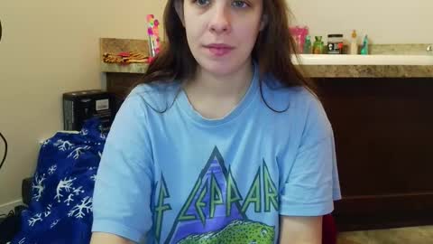 Bella online show from December 5, 2025, 2:25 pm