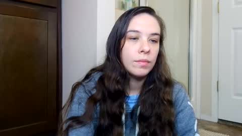 Bella online show from June 8, 2026, 1:28 am