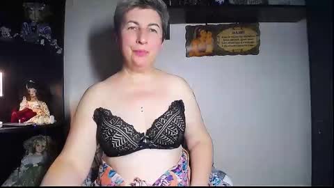 miss_tasha_kom online show from November 21, 2025, 5:33 pm