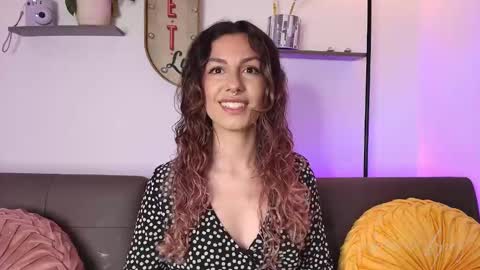 Adara Lpez online show from September 25, 2025, 3:10 am