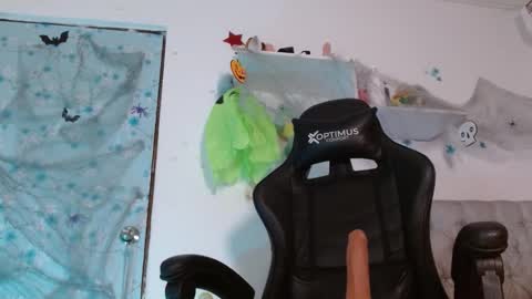 Snapshot of miss_valery2 chatting on October 17, 2025, 12:58 am hanna online show from October 17, 2025, 12:58 am