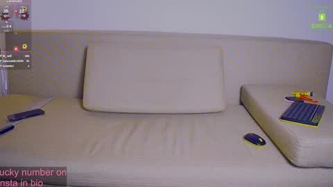 Snapshot of miss_vero chatting on December 17, 2024, 1:50 am Just Vero online show from December 17, 2024, 1:50 am