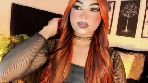 miss_zz online show from October 4, 2025, 7:12 pm