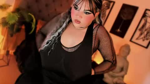 miss_zz online show from April 17, 2026, 4:21 pm