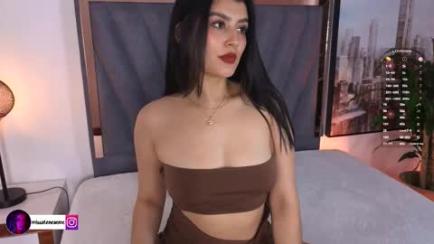 Laura online show from October 21, 2025, 1:45 pm