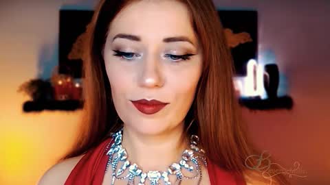 The divine Beverly online show from November 14, 2025, 3:49 am