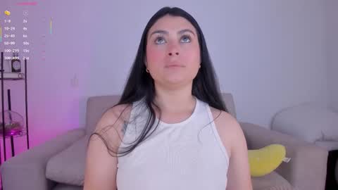 Bianca Torres online show from November 14, 2025, 12:37 pm