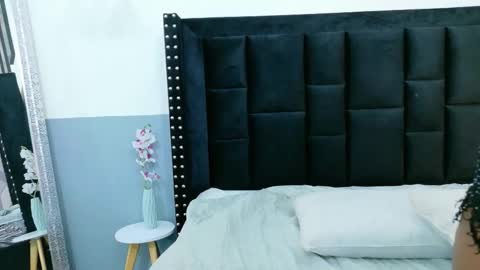 Miss Evelyn  online show from November 3, 2025, 7:48 pm