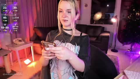 Chloe freelance model Please your thumbs up are important  online show from December 4, 2024, 12:19 am