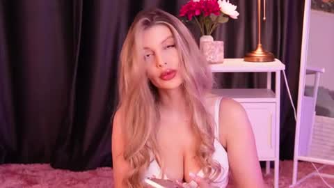 Snapshot of missclairee chatting on July 23, 2026, 7:34 pm Claire online show from July 23, 2026, 7:34 pm