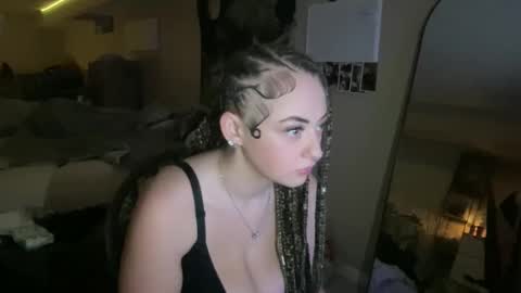 Miss. CogacWoods online show from November 27, 2025, 12:29 pm