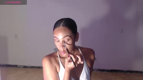 Snapshot of misscruzxz chatting on September 23, 2025, 10:13 pm Donna di Diamanti online show from September 23, 2025, 10:13 pm