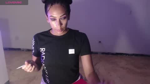 Snapshot of misscruzxz chatting on September 30, 2025, 11:21 pm Donna di Diamanti online show from September 30, 2025, 11:21 pm