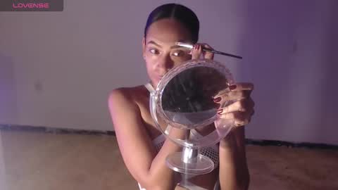 Snapshot of misscruzxz chatting on October 16, 2025, 9:16 pm Donna di Diamanti online show from October 16, 2025, 9:16 pm