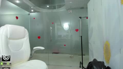 Miss Domina online show from April 6, 2026, 2:42 am