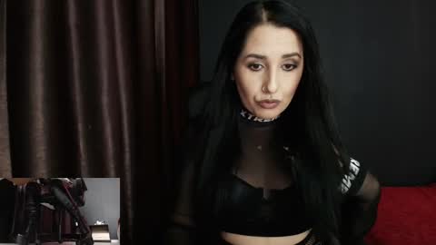 Snapshot of missdyaa chatting on October 4, 2025, 9:24 pm Miss online show from October 4, 2025, 9:24 pm