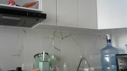 melodie  online show from December 20, 2024, 6:35 pm