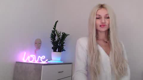 EMMA online show from December 6, 2024, 9:02 pm