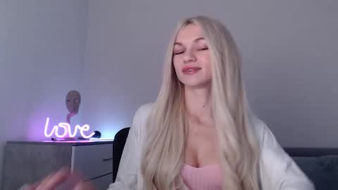 EMMA online show from December 19, 2025, 7:21 pm