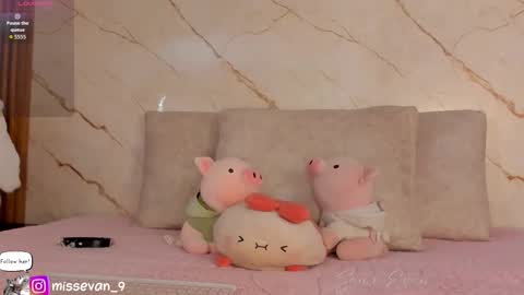 Sami Evan online show from December 22, 2025, 1:19 pm