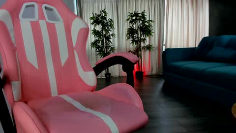 misskiarra online show from January 11, 2025, 11:12 am