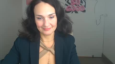 Christina online show from April 9, 2026, 11:26 am