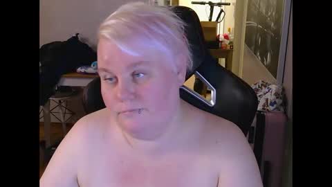 misslj90 online show from June 1, 2026, 7:48 pm