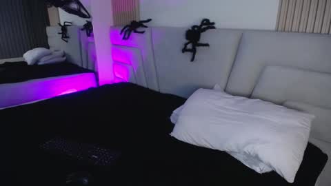 Miss Loise online show from November 3, 2025, 4:25 am