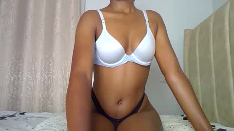 lunah online show from April 17, 2026, 7:44 am