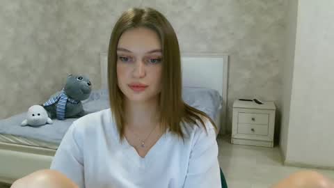 Snapshot of missmariat chatting on January 19, 2025, 7:58 pm OneGoddess online show from January 19, 2025, 7:58 pm
