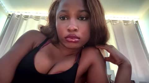 Snapshot of missmarimac chatting on March 9, 2026, 3:38 pm missmarimac online show from March 9, 2026, 3:38 pm