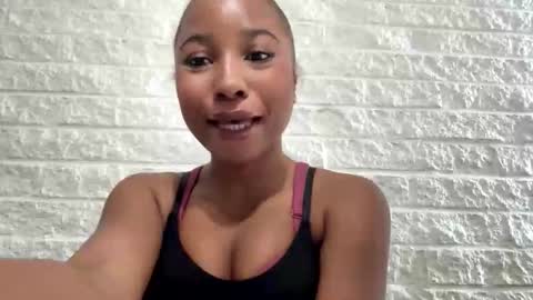 Snapshot of missmarimac chatting on March 11, 2026, 4:02 pm missmarimac online show from March 11, 2026, 4:02 pm